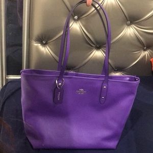 COACH purple city tote bag.